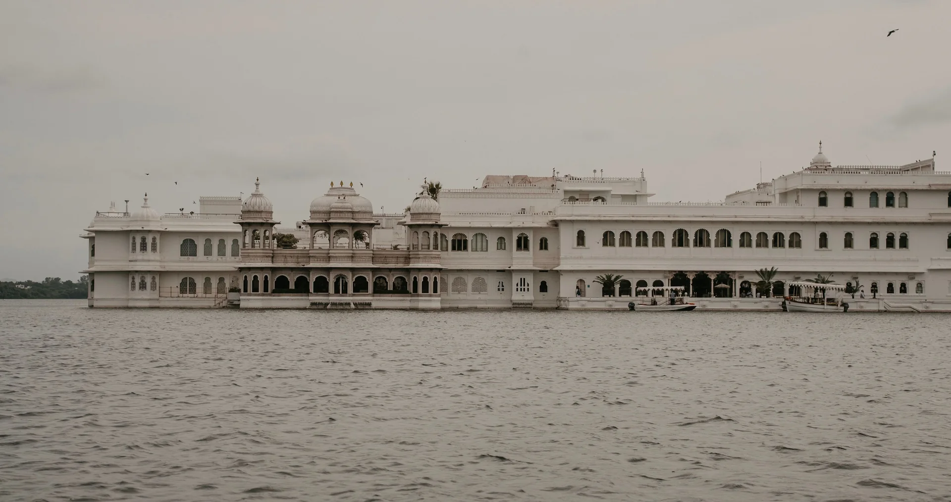 Lake Palace and Lake Pichola in Udaipur