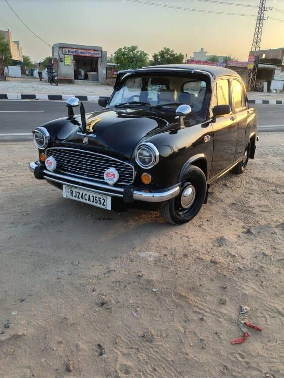 HM Ambassador Classic